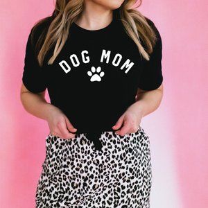 Cute Dog Mom Unisex Fit Crewneck Tee shirt Womens Casual Tops